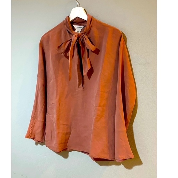 Club Monaco Tie Neck Top. - Picture 2 of 4